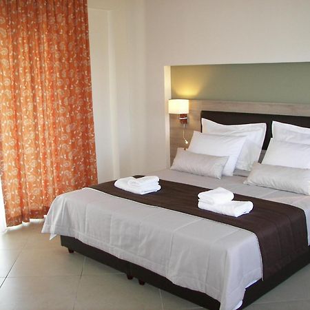 Skinari Monolia Habitación foto